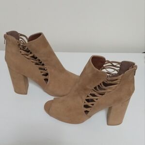 Qupid platform open toe heels size 9 brown 4" heel